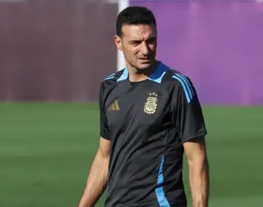 Lionel Scaloni cita a dos futbolistas a último momento