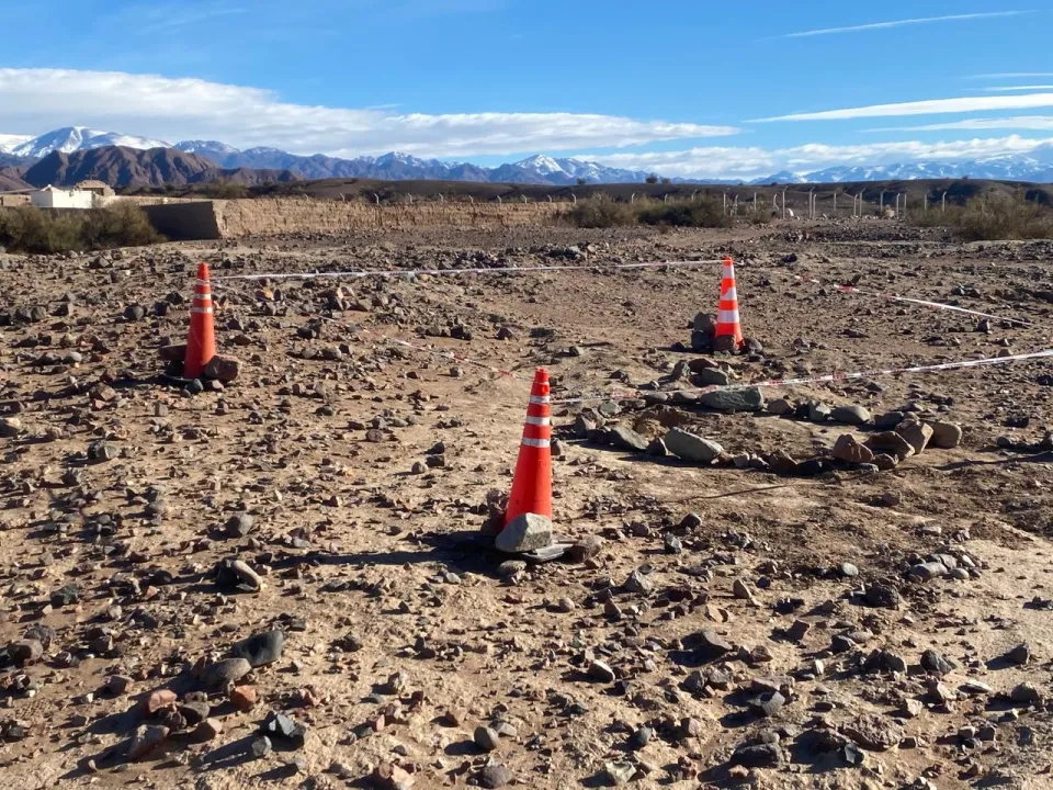 restos óseos huesos en Calingasta