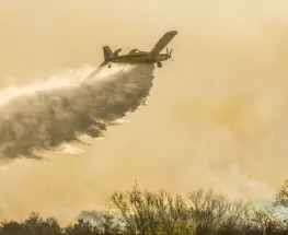 Córdoba enfrenta otra jornada crítica por incendios, con detenciones por sospecha de fuego intencional