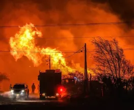 Por los incendios, hay casas en peligro y evacuados