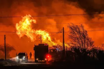 Por los incendios, hay casas en peligro y evacuados