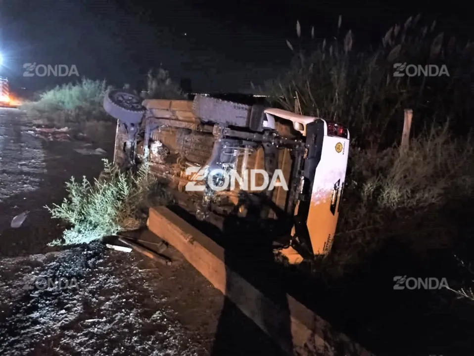 Choque entre un colectivo y una camioneta