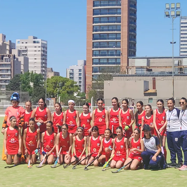 Seleccion Roja Hockey Cesped.jpg